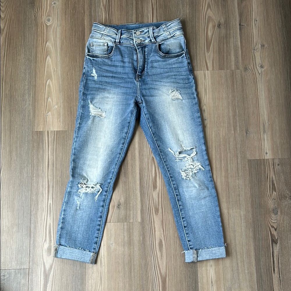 KanCan Ankle Cropped Distressed Jeans